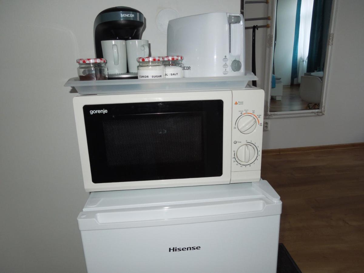 Jonas Apartments - Great Location Near Bratislava City Center Bagian luar foto