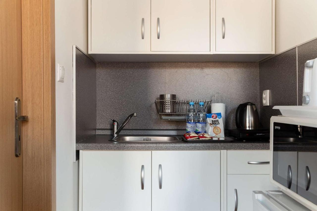 Jonas Apartments - Great Location Near Bratislava City Center Bagian luar foto