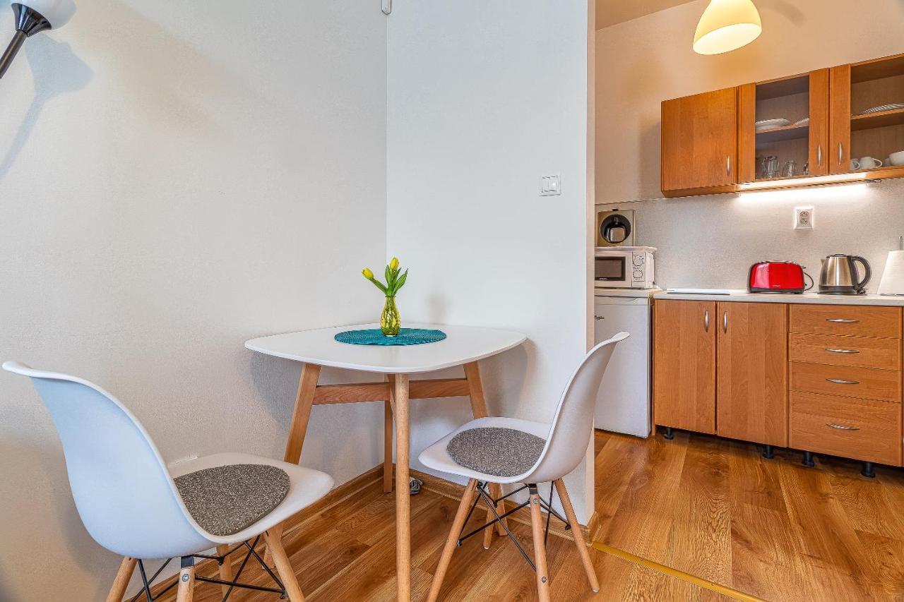 Jonas Apartments - Great Location Near Bratislava City Center Bagian luar foto