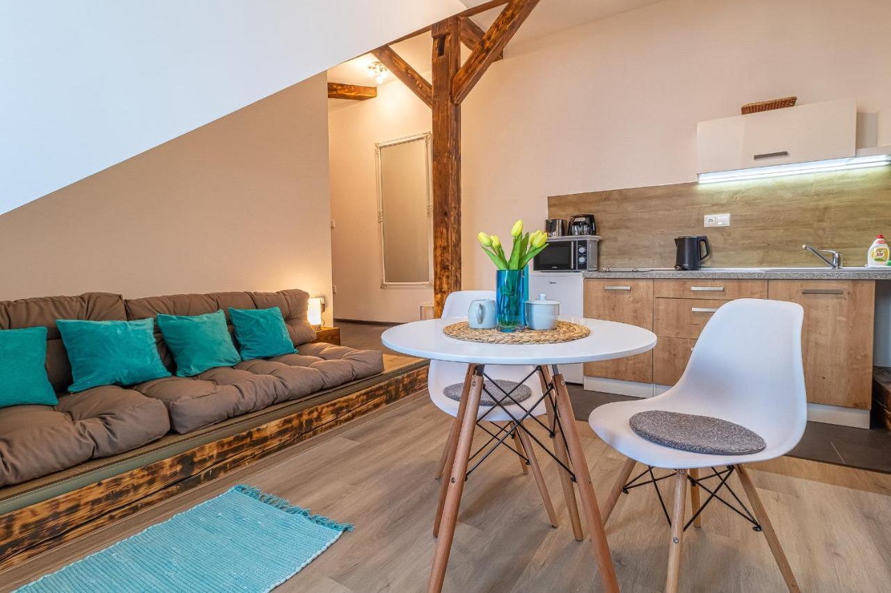 Jonas Apartments - Great Location Near Bratislava City Center Bagian luar foto